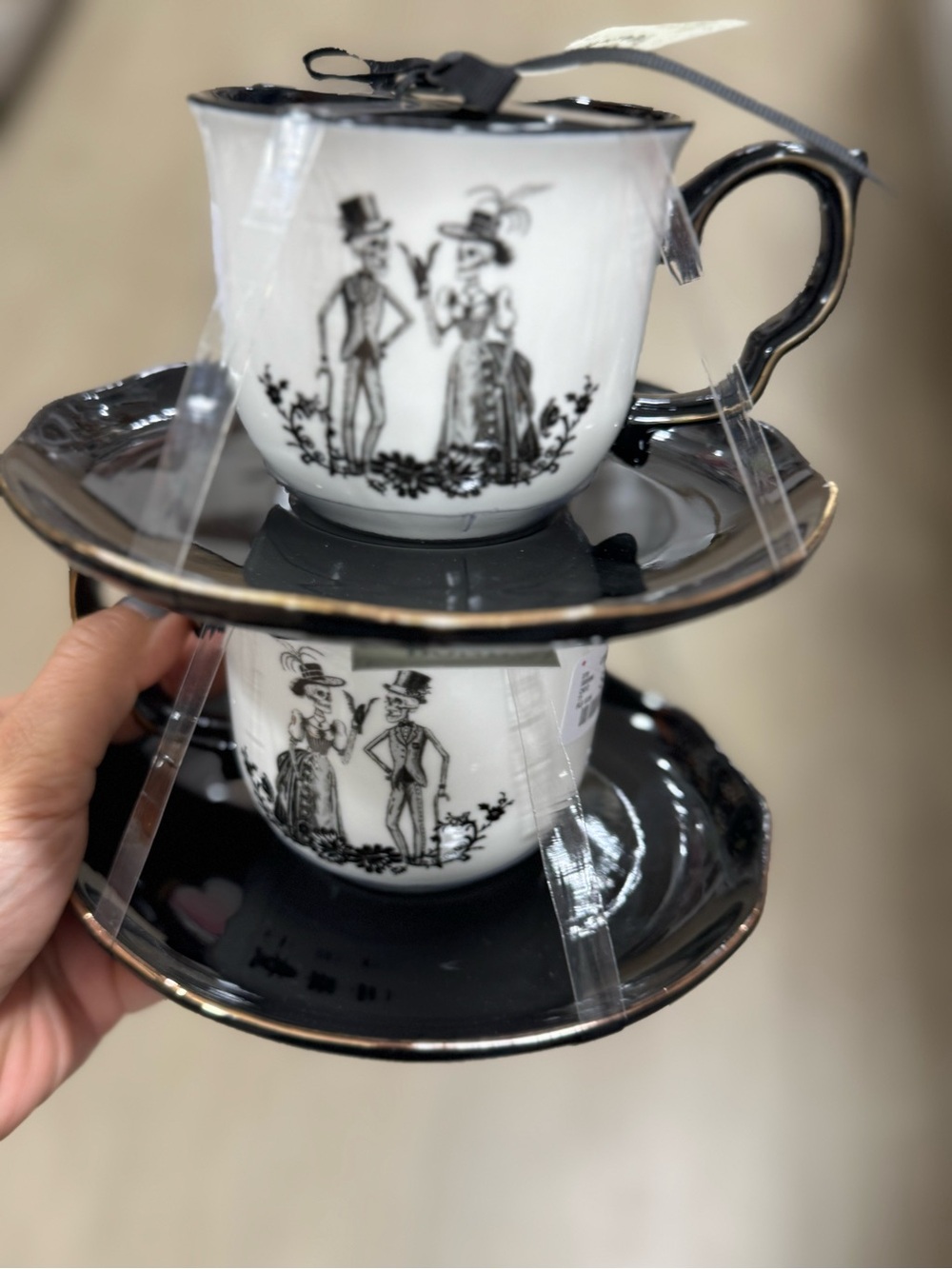 2 set Black and White Vintage Style Teacup and Saucer Set
